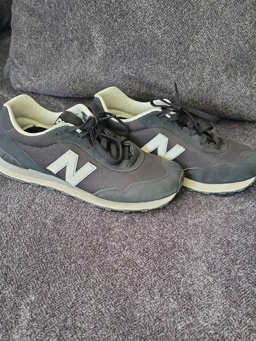 New Balance Men's Black and Gray Low-Top Sneakers